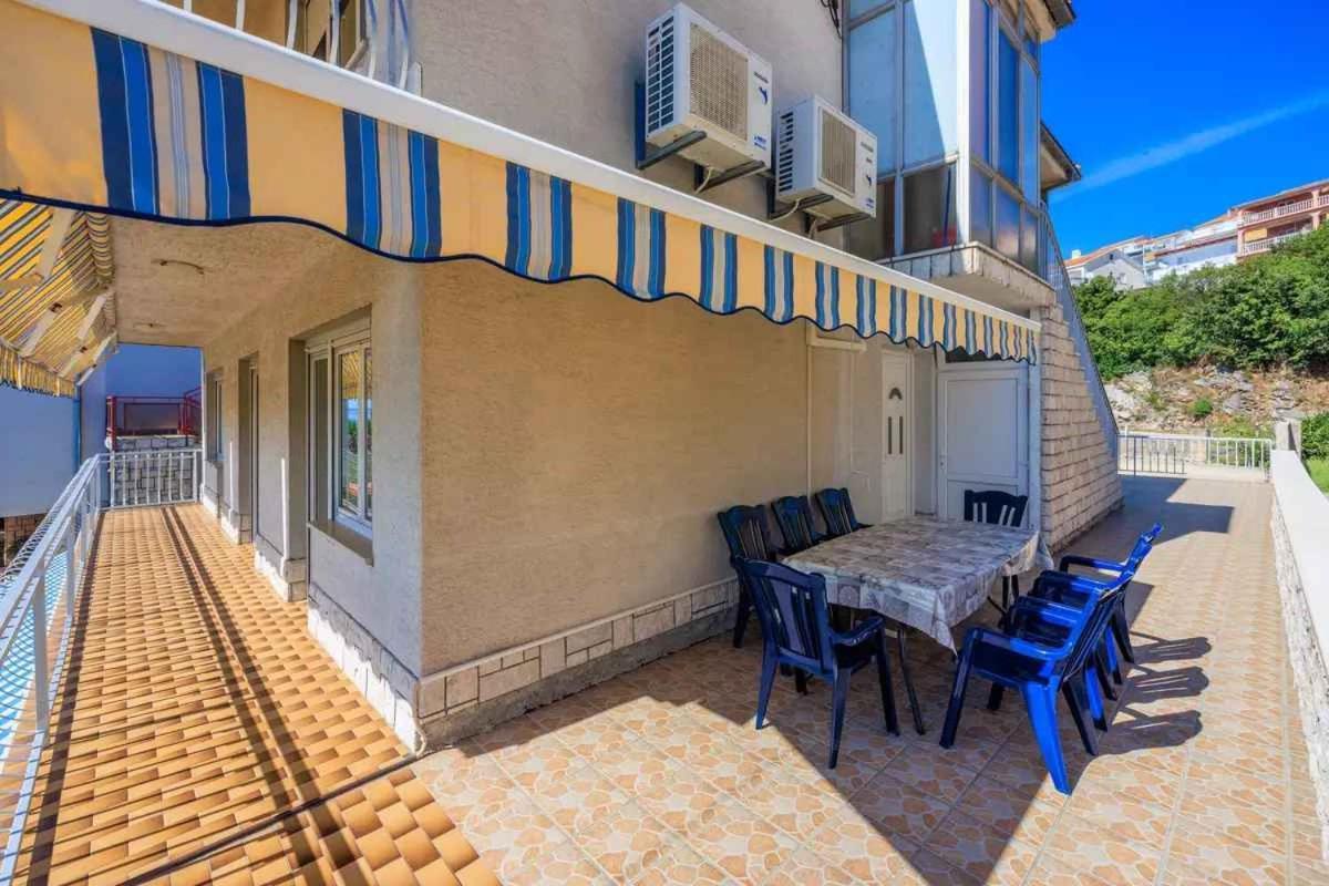 Four-Bedroom Apartment In Crikvenica II ภายนอก รูปภาพ