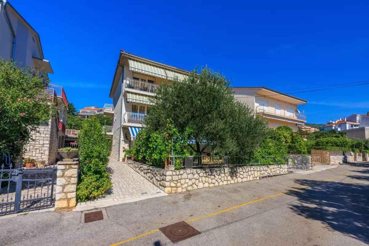 Four-Bedroom Apartment In Crikvenica II ภายนอก รูปภาพ