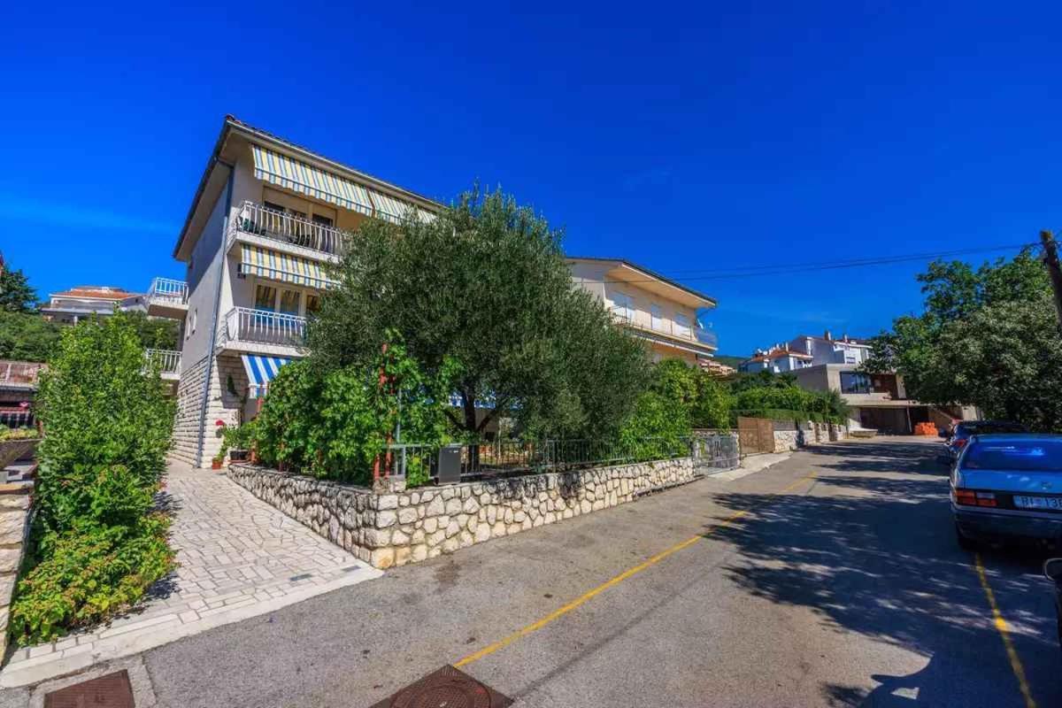 Four-Bedroom Apartment In Crikvenica II ภายนอก รูปภาพ