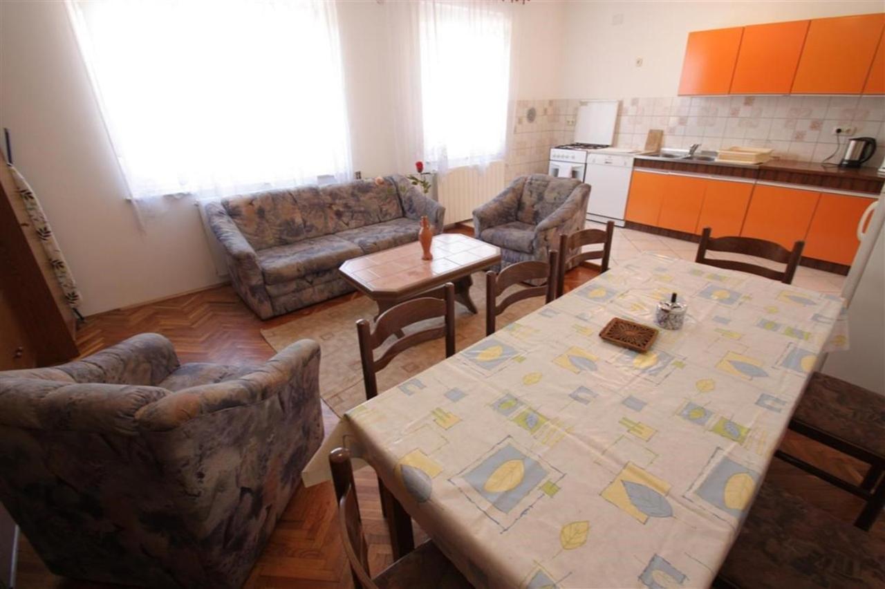Four-Bedroom Apartment In Crikvenica II ภายนอก รูปภาพ